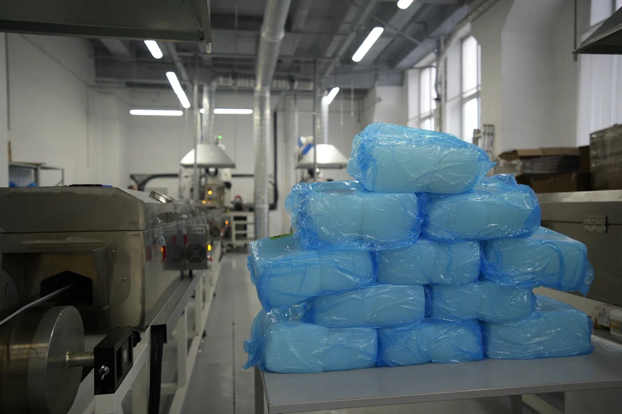 Только силикон. 
Только экструзия. 
Без лишнего.